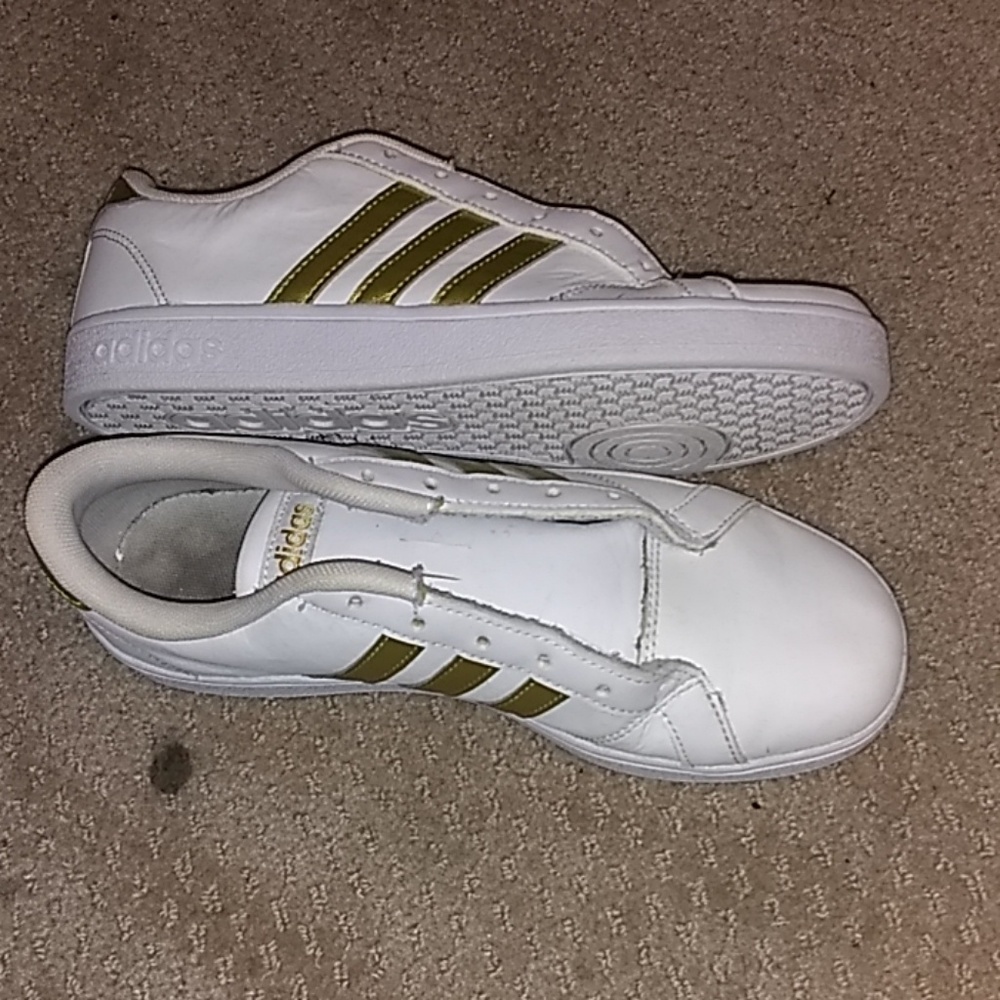 Adidas gold stripes